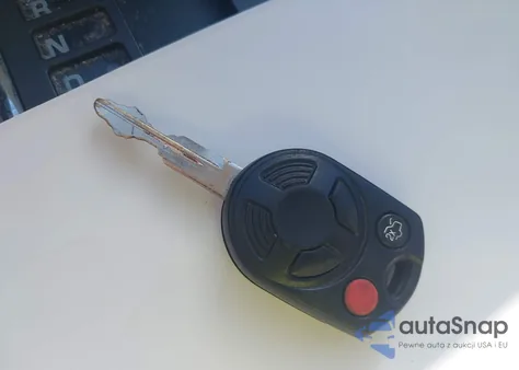 2010 Ford Escape Xlt z USA, uszkodzony, nr VIN 1FMCU0D78AKA69710